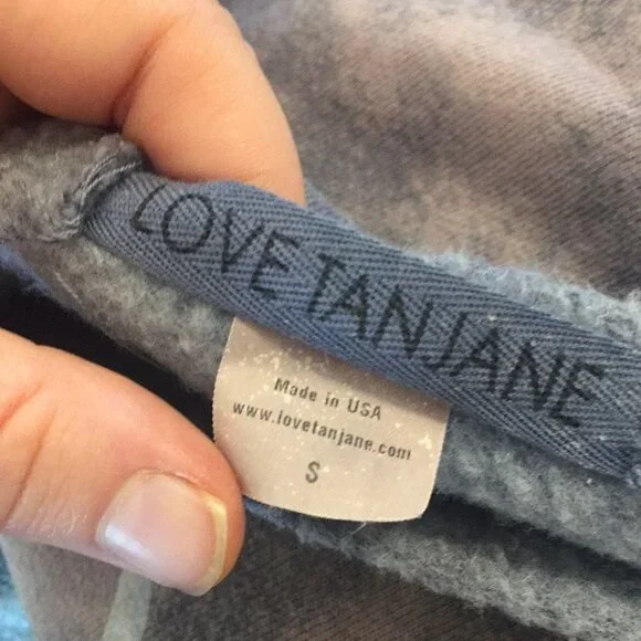S NWOT LOVE TANJANE Sweater FF43 4282